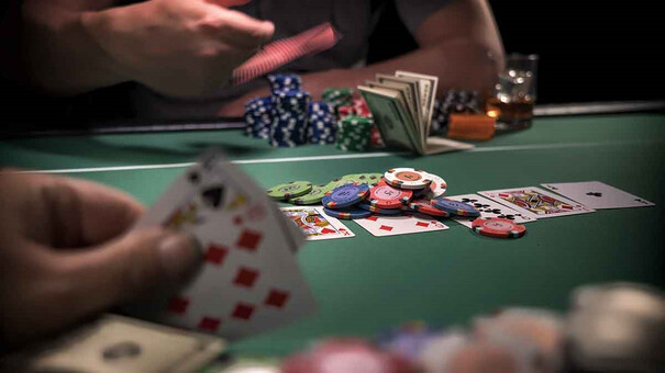 Poker là trò chơi có xuất xứ từ Châu Âu. Thời gian đầu, trò này chỉ dành có các tầng lớp quý tộc và thượng lưu vì số tiền cược lớn. Hãy đến Go88 casino trực tuyến để biết thêm thông tin nhé .