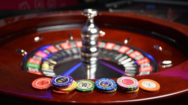 Người chơi theo chiến thuật Cò quay Roulette 3-2 sẽ chọn 1 trong 2 cách .Hãy đến Go88 casino trực tuyến để biết thêm thông tin nhé .